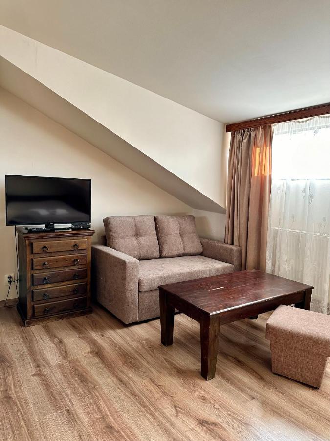 Hotelik Korona ราชิน ภายนอก รูปภาพ
