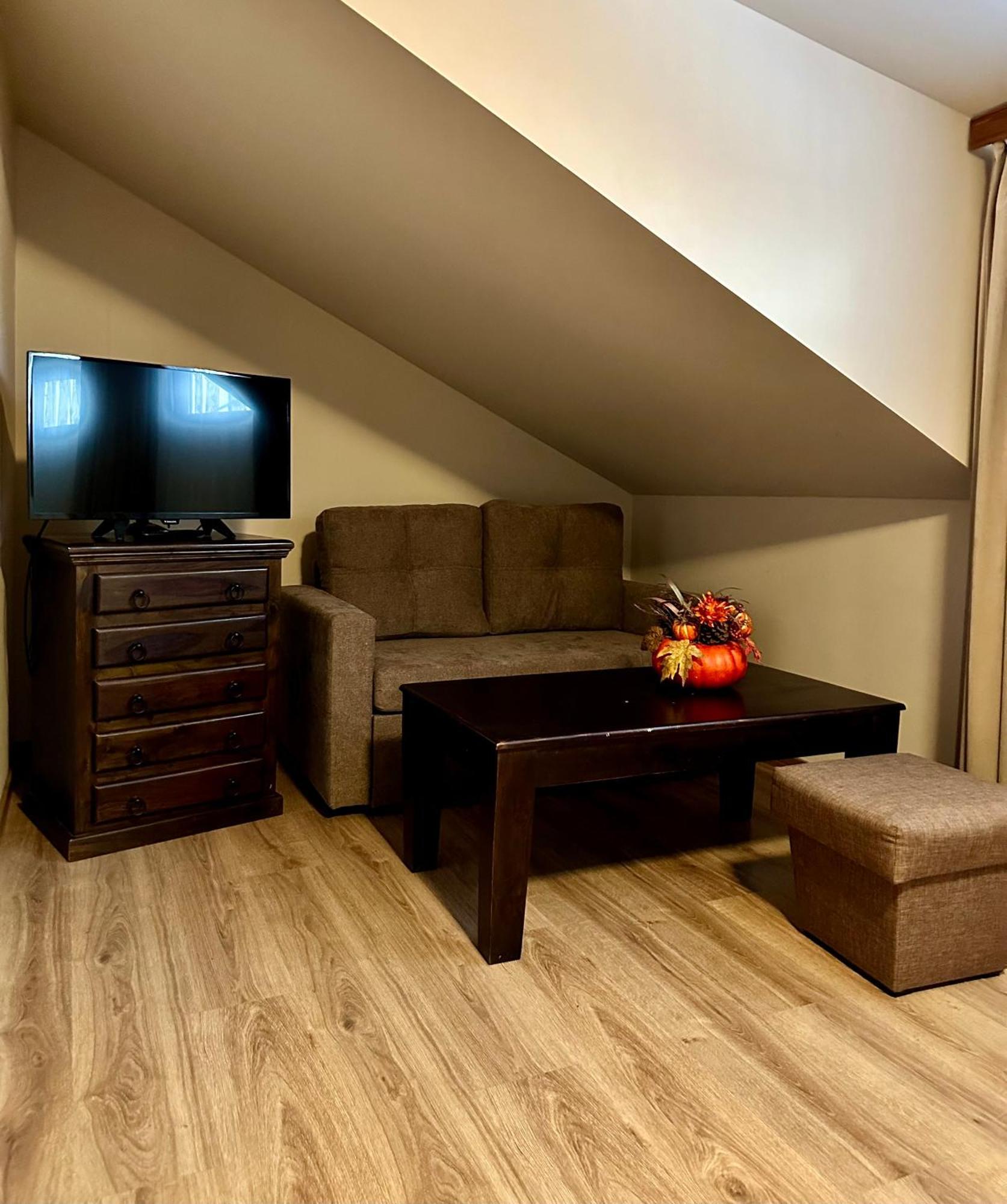 Hotelik Korona ราชิน ภายนอก รูปภาพ