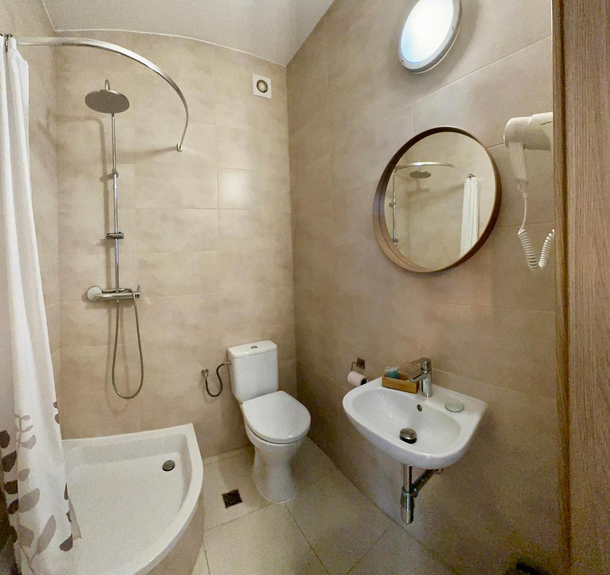 Hotelik Korona ราชิน ภายนอก รูปภาพ